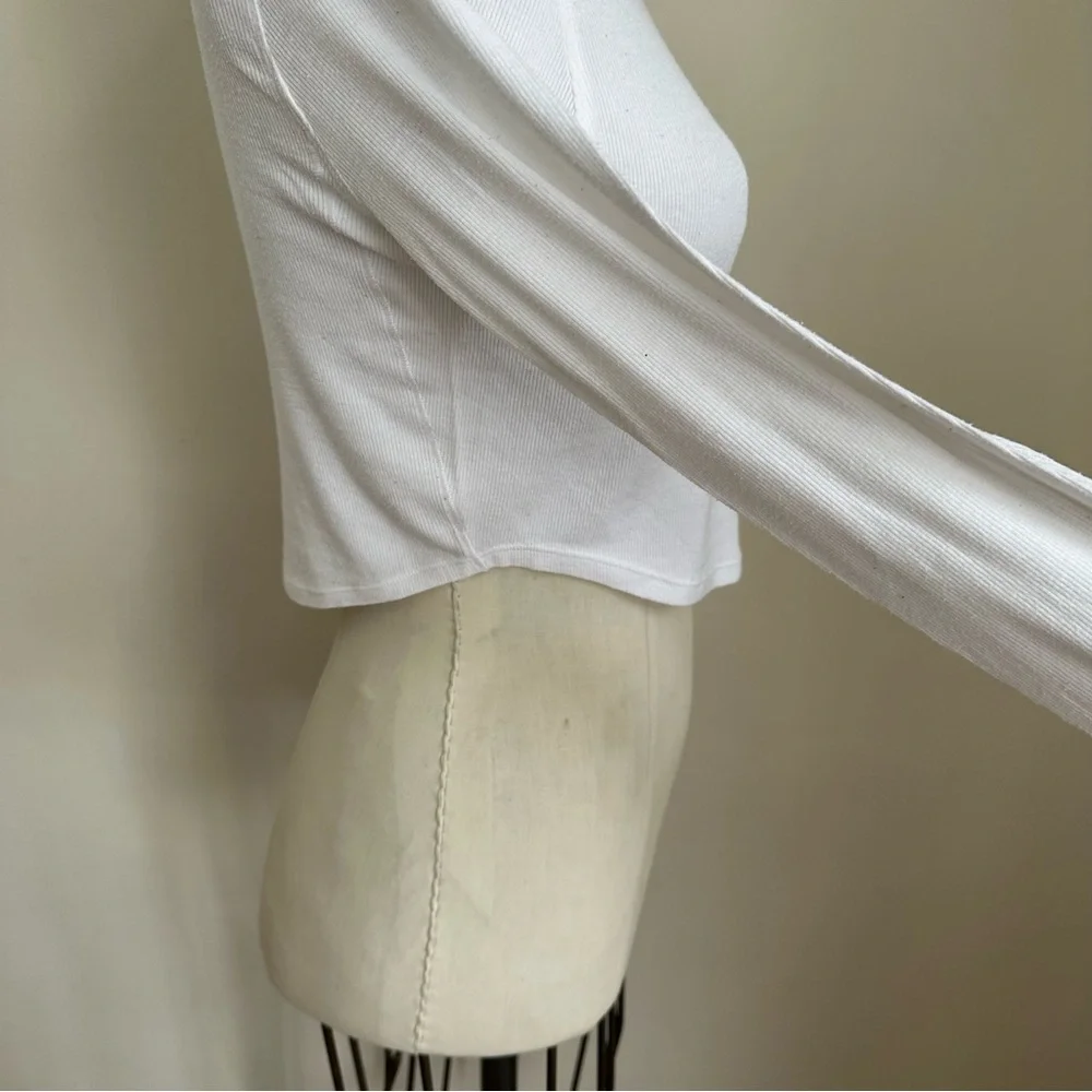Lululemon Hold Me Tight Cropped Long Sleeve Top